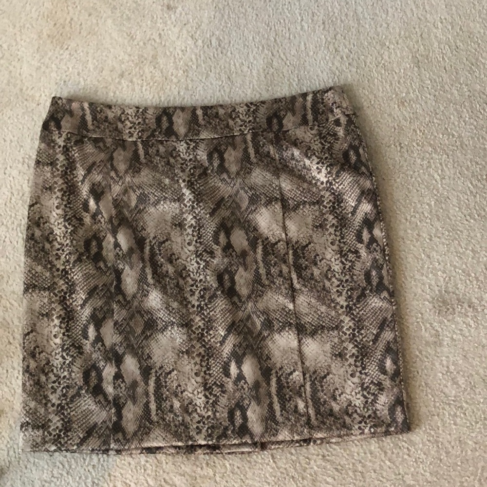 new york and company pencil skirt.